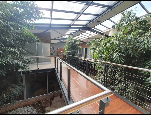 1,290M² OFFICE TO LET IN ACTIVIA PARK